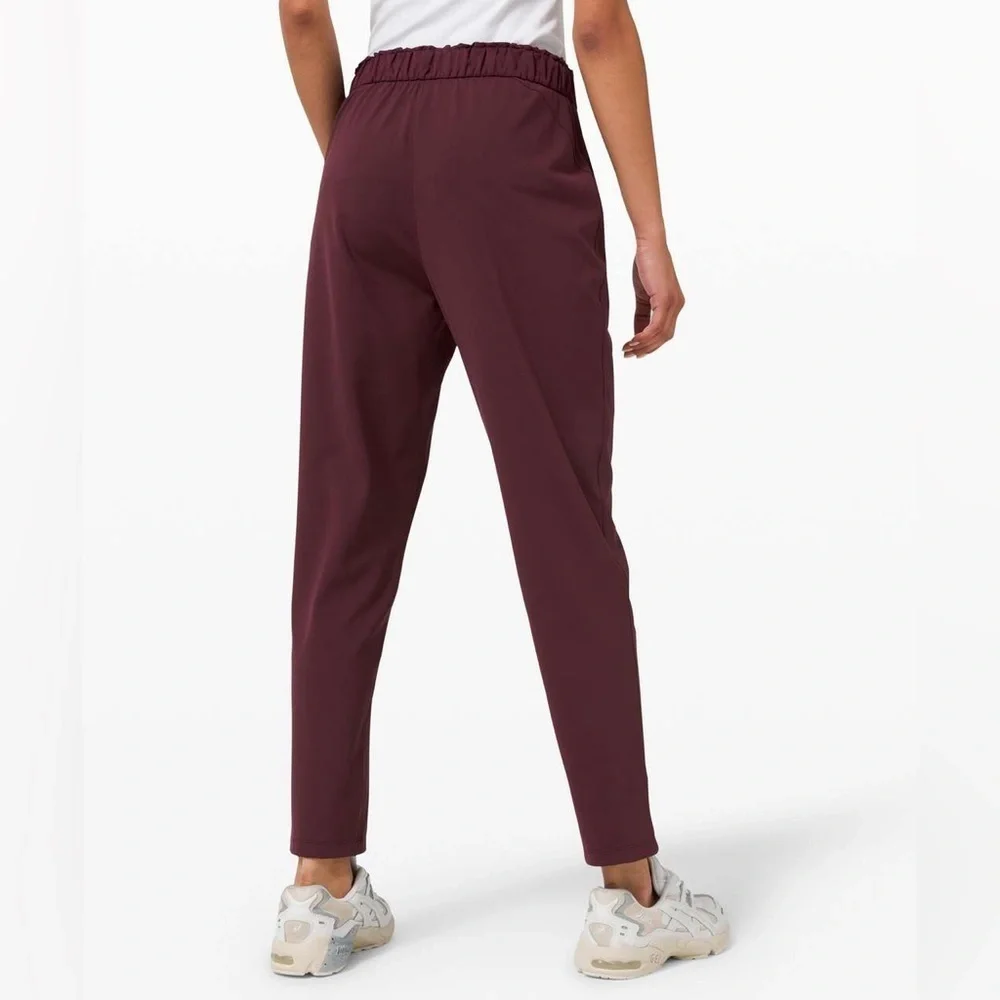 Lululemon Womens Keep Moving Pant Jogger Cassis Maroon Size 8 Ankle EUC